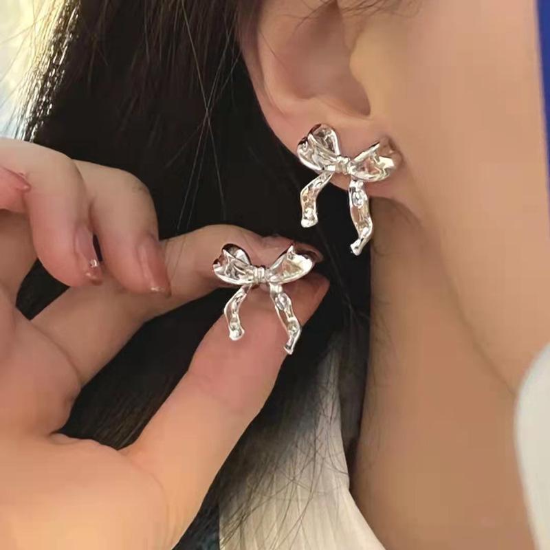 Fashionable And Versatile Bow Earrings