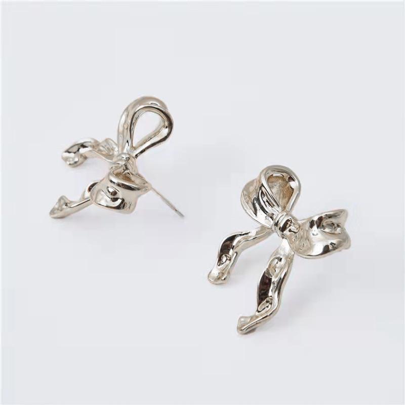 Fashionable And Versatile Bow Earrings